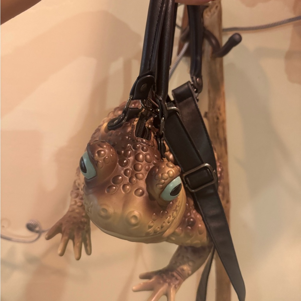 Frog-Shaped Handbag with Black Strap